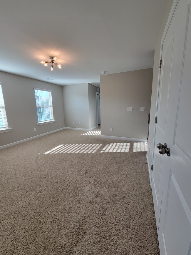 Building Photo - 5806 Clan Maclaine Dr