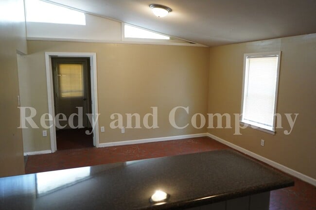 Building Photo - 1631 Gowan Dr