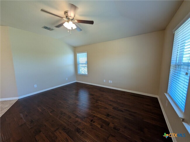Building Photo - 1337 Lauren St