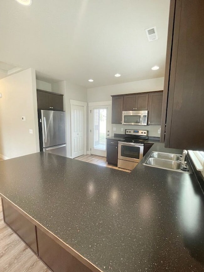 Building Photo - 103 Terra Vista St