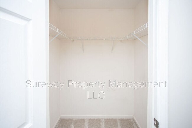 Building Photo - 606 Tanglewood Dr
