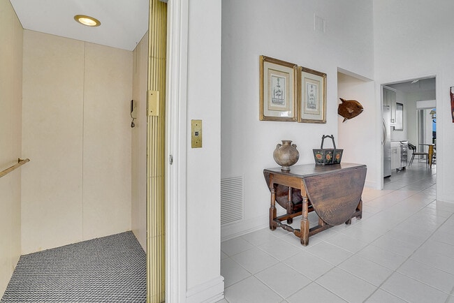 Building Photo - 2703 Captains Way