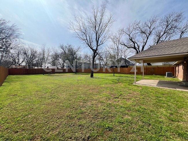 Building Photo - 408 W Morton Ave