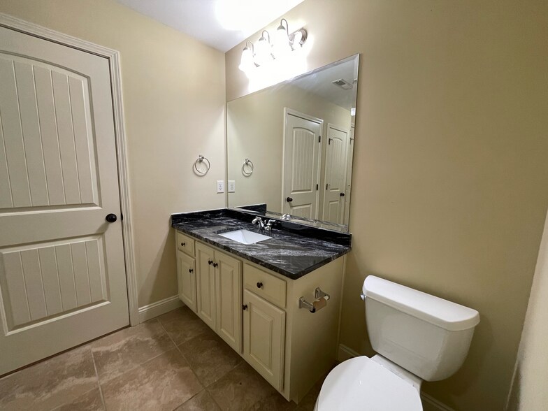 Building Photo - 545 Legacy Dr