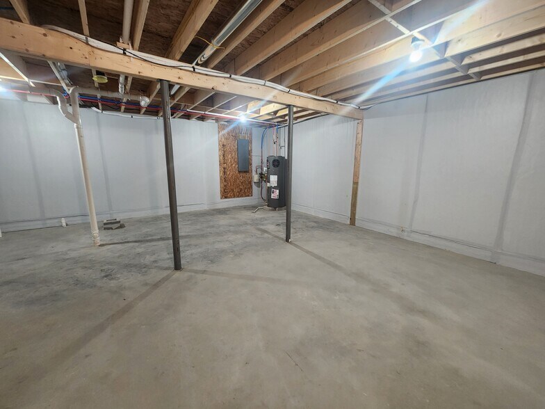 Building Photo - 69 Ivan Dr