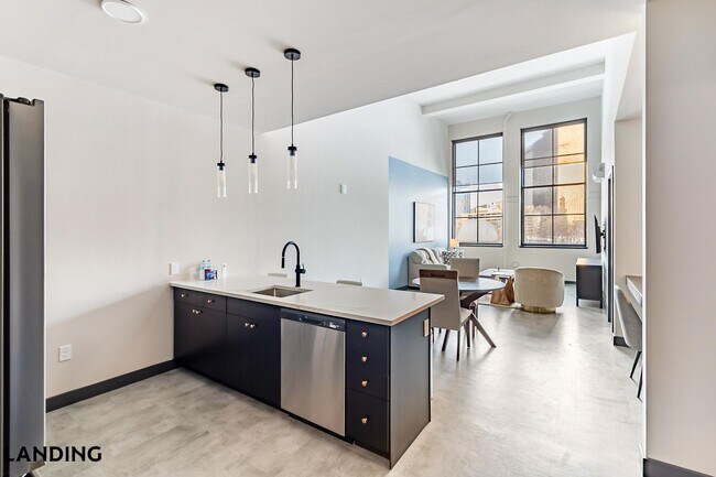 Building Photo - 55 Elm St