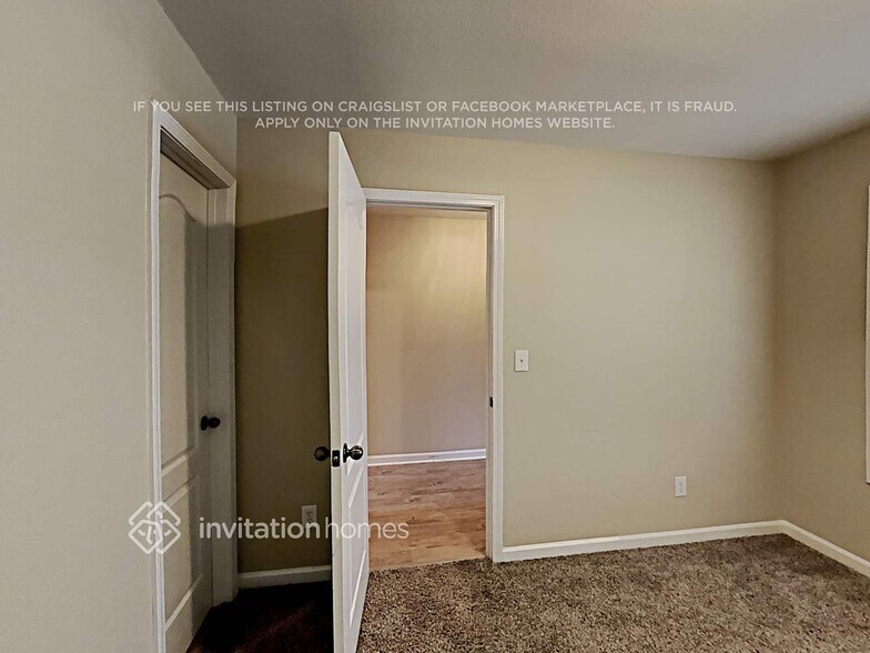 Building Photo - 6415 White Walnut Way
