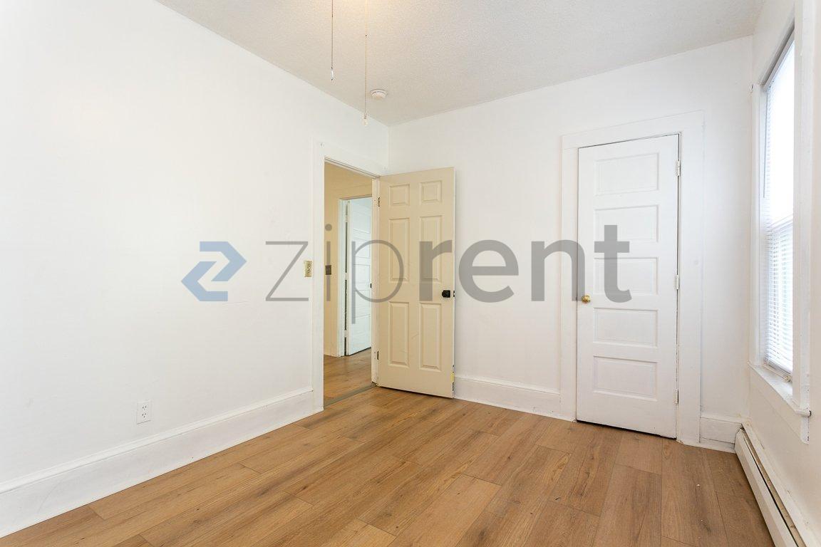 Building Photo - Unit 1L