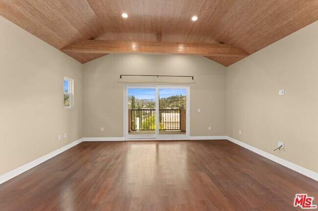 Building Photo - 1630 Bridgeport Dr