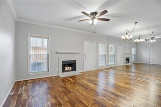 Building Photo - 3800 Tanglewilde St