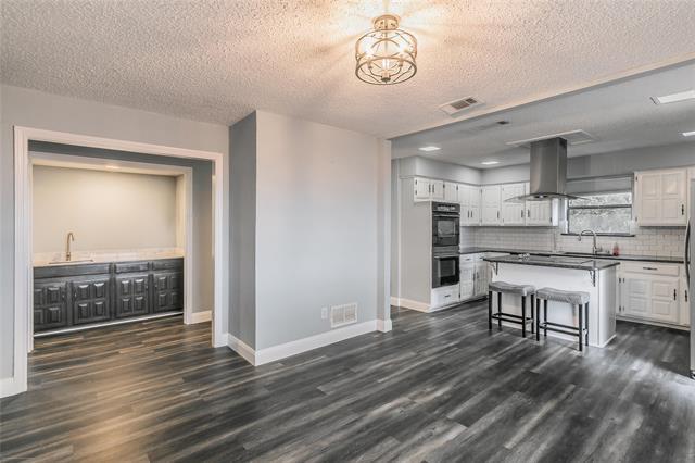Building Photo - 3608 Hilltop Cir