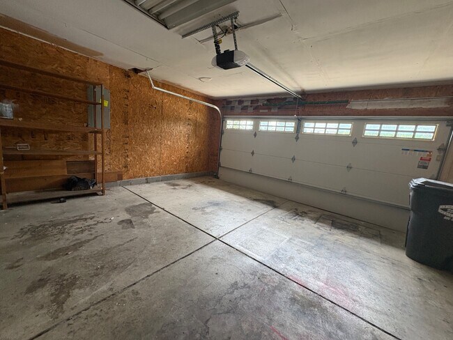 Building Photo - 1443 Blue Brook Way