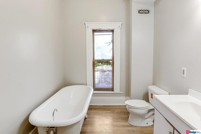 Building Photo - 2210 Wirt St