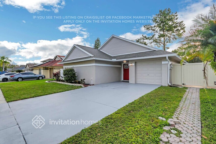 Primary Photo - 11911 Hickorynut Dr