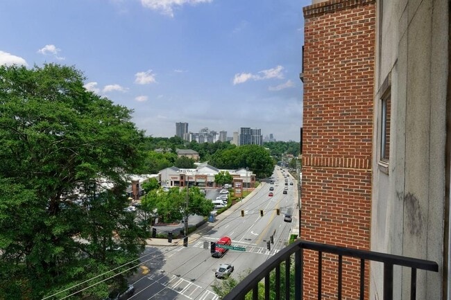 Building Photo - 2277/2255 Peachtree Rd NE