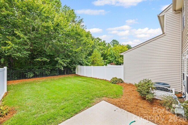 Building Photo - 9736 Springholm Dr