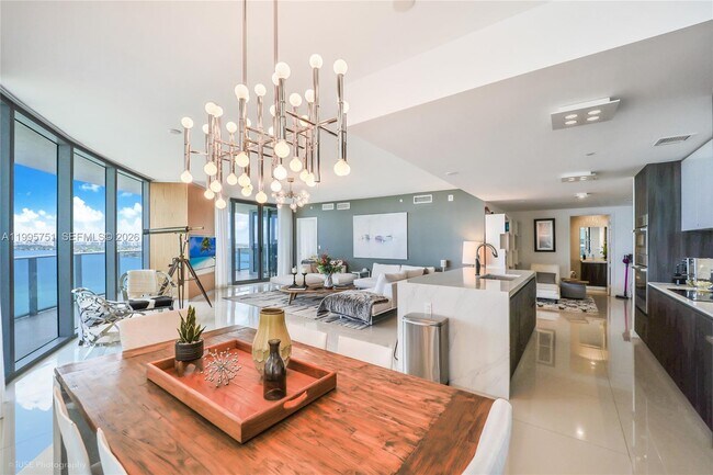 Building Photo - 488 NE 18th St