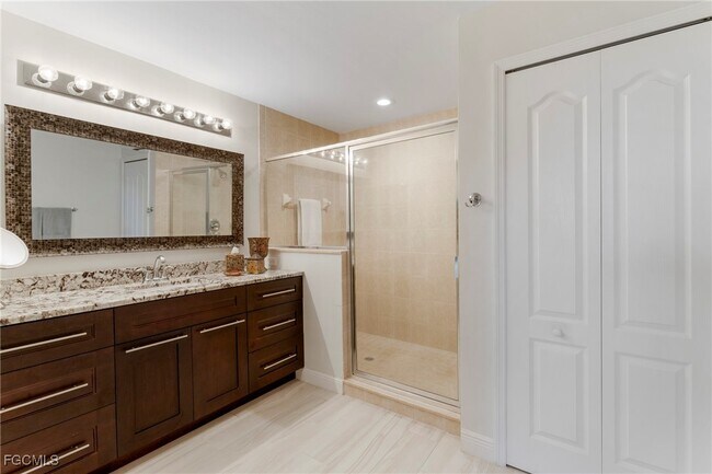 Building Photo - 11041 Gulf Reflections Drive