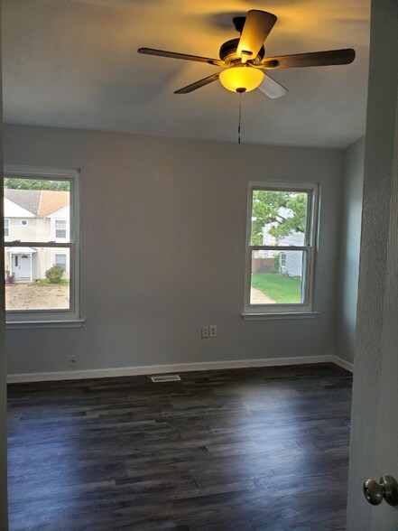 Building Photo - 1375 Longlac Rd