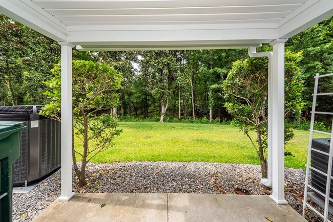 Building Photo - 3 Bedroom 3 Bath Townhome in Persimmon Hil...