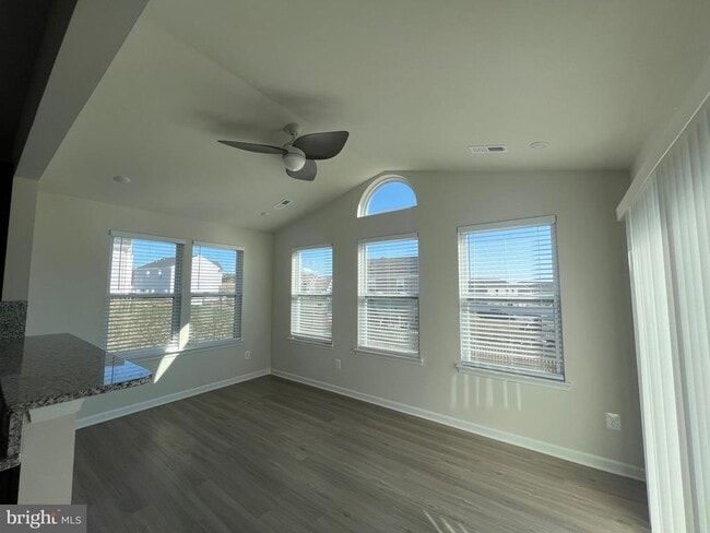 Building Photo - 35 Signal Knob Cottage Dr