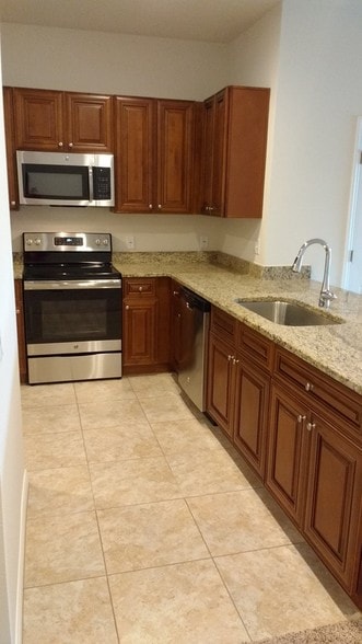 Kitchen - 1958 Marlington Way