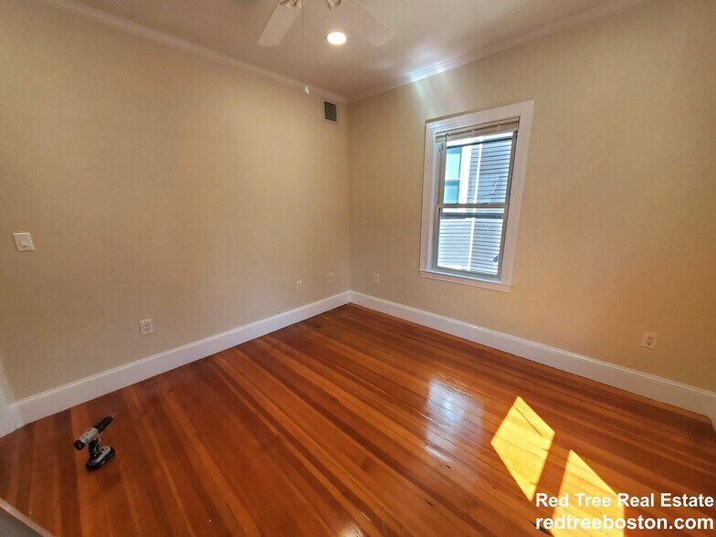 Building Photo - 202 Hyde Park Ave