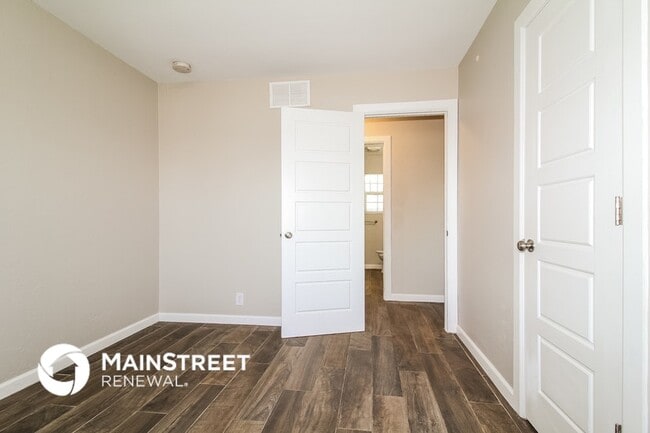 Building Photo - 1613 SW 61st Terrace