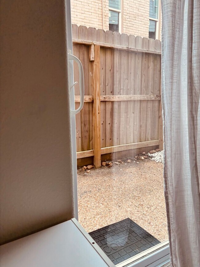 Building Photo - 215 Postoffice St