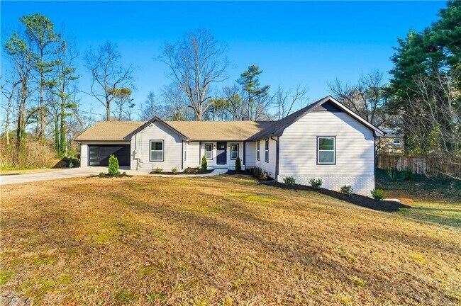 Building Photo - 1715 Crestline Dr NE