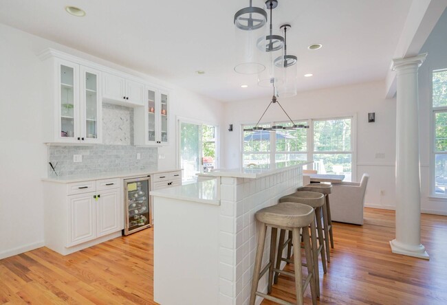 Building Photo - 528 Wainscott NW Rd