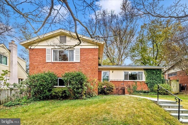 Building Photo - 3906 Montrose Dr