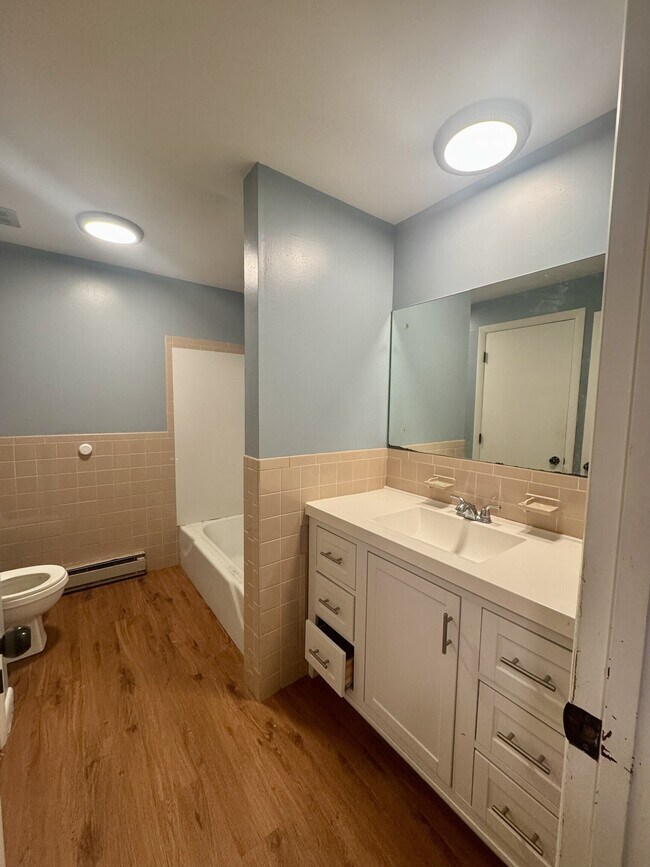 Building Photo - 173 Homestead St