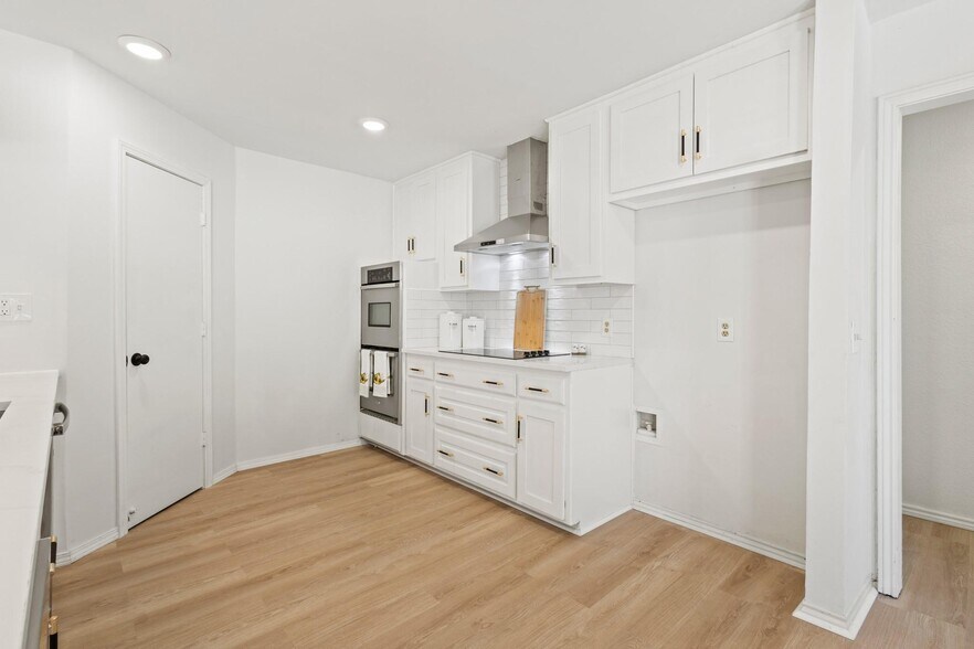 Building Photo - 3948 Camino Dr