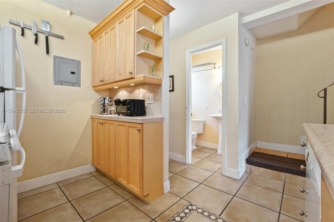 Building Photo - 6703 N Kendall Dr