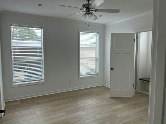 Building Photo - 112 Tahitian Dr