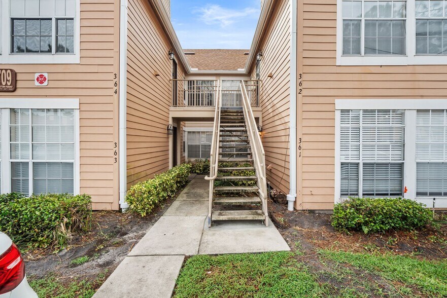 Building Photo - 709 Youngstown Pky