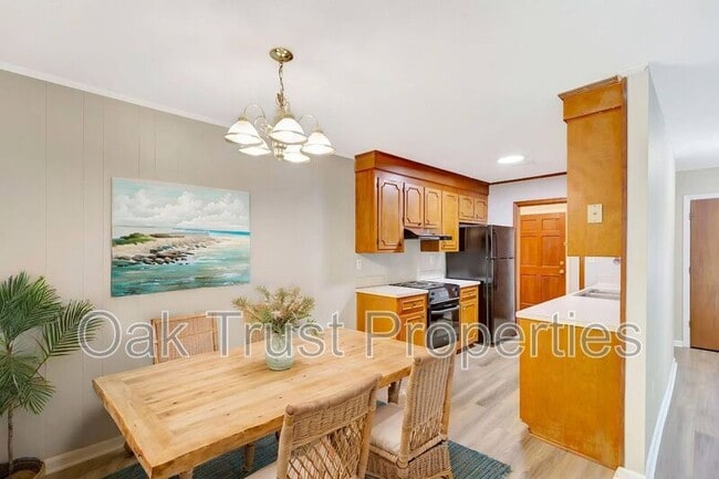 Building Photo - 4428 N Shirley Dr