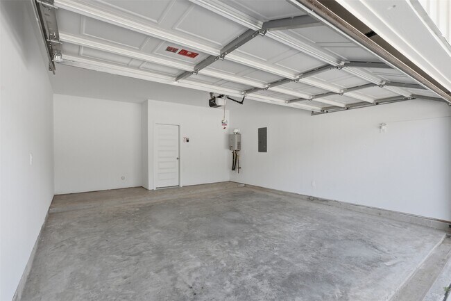 Building Photo - 7720 Inwood Grv Ln