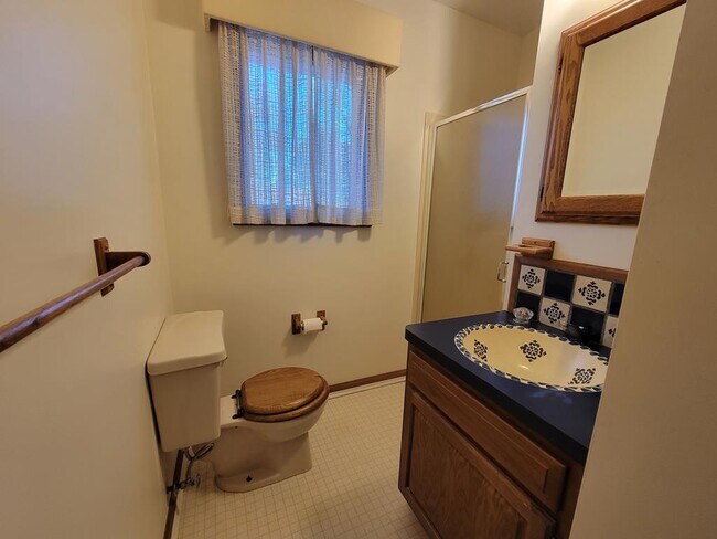 Building Photo - 33 Brooklyn Ave