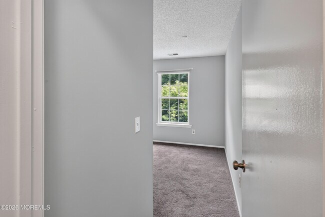 Building Photo - 92 Des Moines Ct