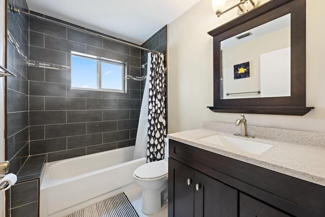 Building Photo - 9178 Beverly Ct