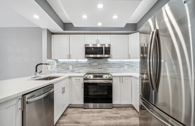 Building Photo - 1000 River Reach Dr