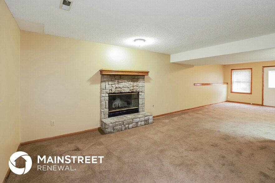 Building Photo - 8035 N Brooklyn Ave