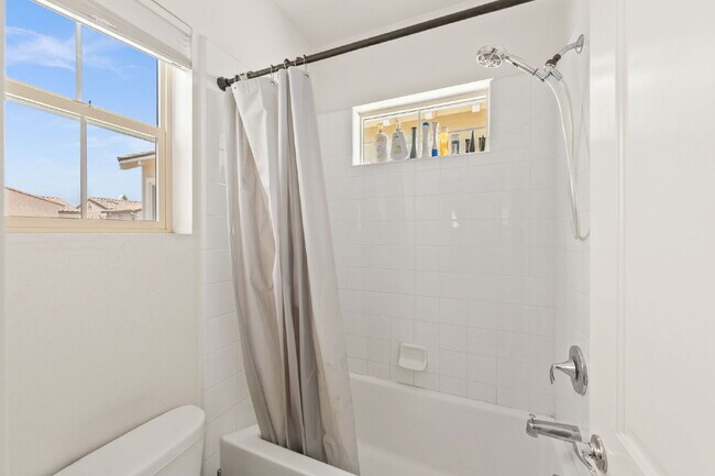 Building Photo - Love your life at Escaya in Chula Vista! 4Bed/2.5Ba attached garage home for rent