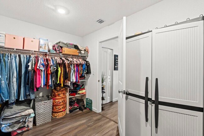 Building Photo - 701 Carlyle Wy