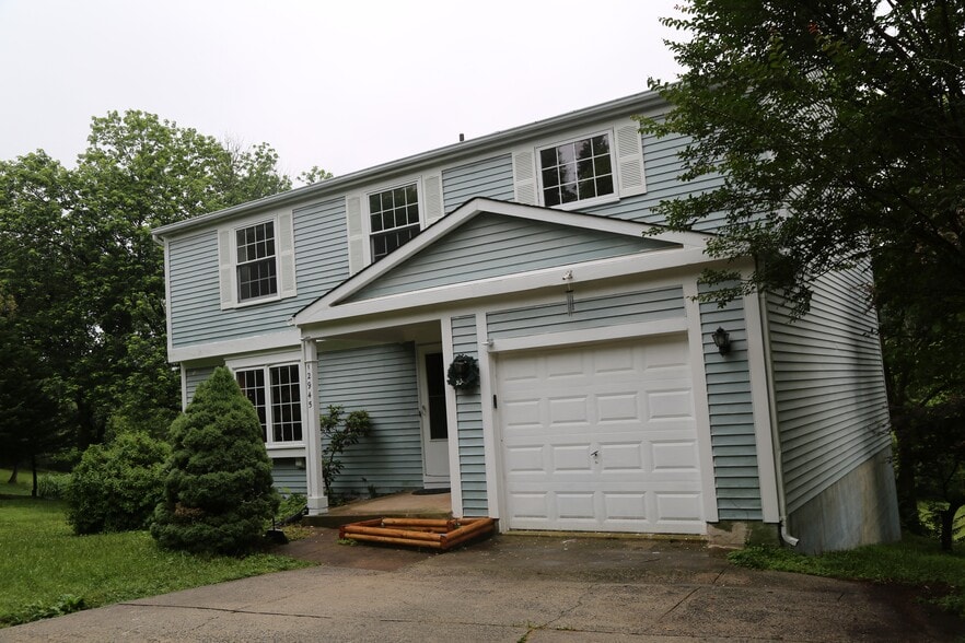 Front View - 12945 Pinecrest road