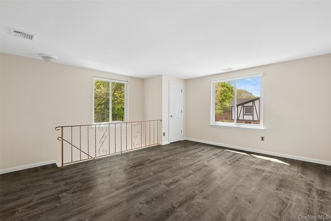 Building Photo - 104 Birchwood Rd