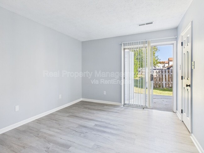 Building Photo - 121 Tidal Dr