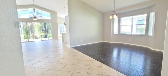 Building Photo - 1171 Siesta Key Cir